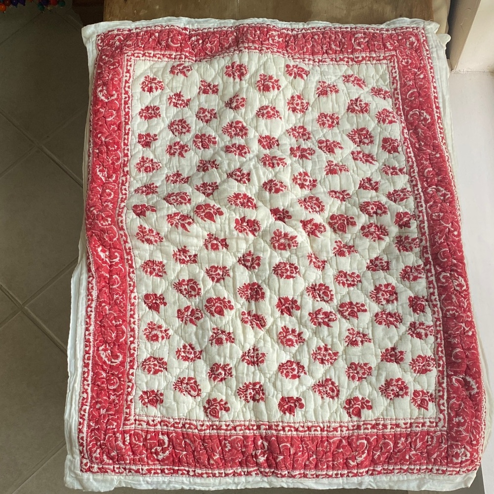 Set of 2 Pottery Barn Red, White Patterned Quilted Pillow Cases /Shams Farmhouse